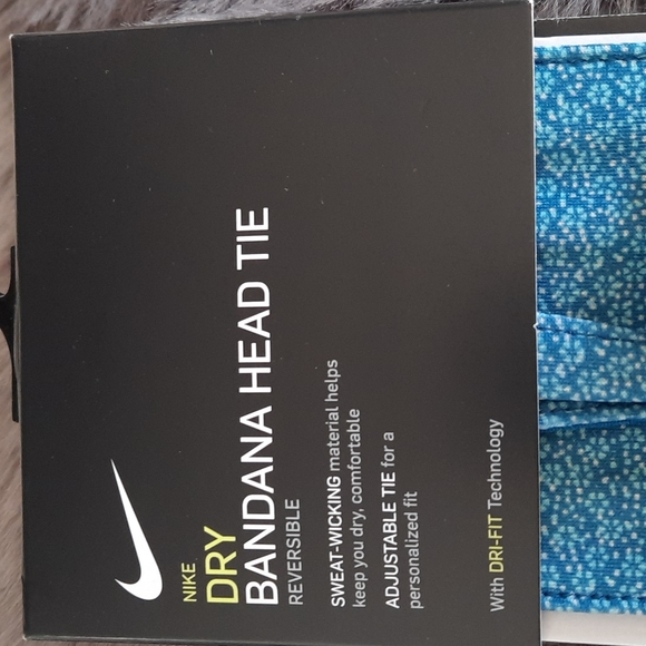 3 for $30. Nike reversible bandana head tie - Picture 4 of 7
